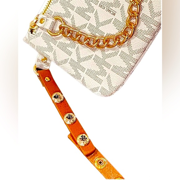 MICHAEL KORS MK Signature Fanny Pack Belt Bag Snaps
Chain 554131C NWT - Picture 4 of 10